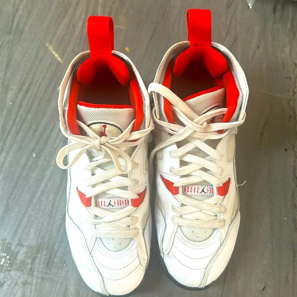 Nike Jumpman twotrey size 4Y - Picture 2 of 5